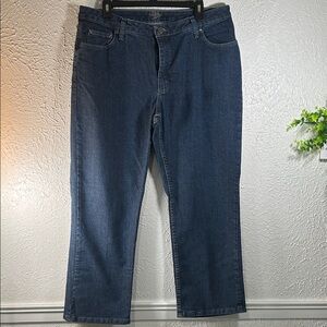 NWOT Lee Riders Women’s Relaxed Straight Leg 18 Petite Blue Denim Jeans